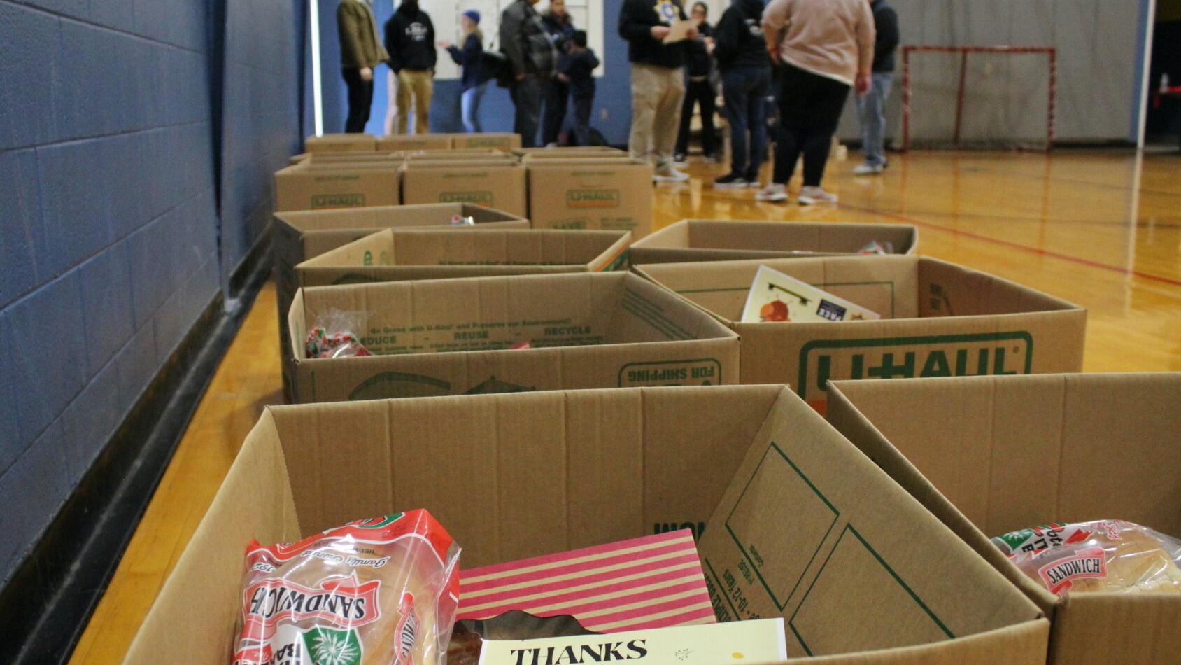 'A lot of people in need out there': Omahans give out free turkeys ahead of Thanksgiving
